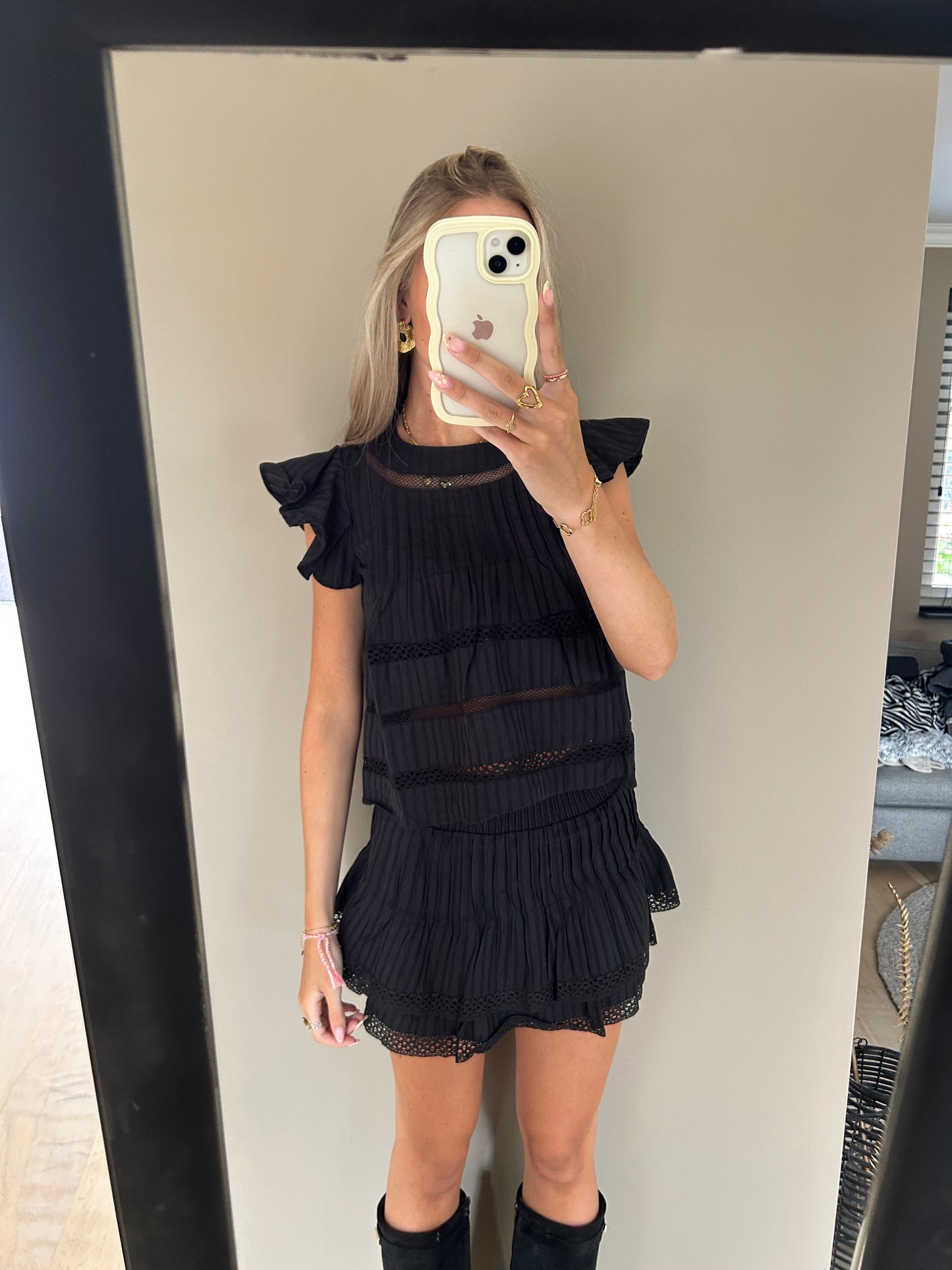 Black skort